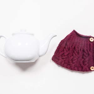 Plum hand knit tea cosy - Teapot cosy - Wool tea cosy - Teapot cover & warmer - Vintage tea cosy - Retro tea cosy - Tea lover&#39;s gift