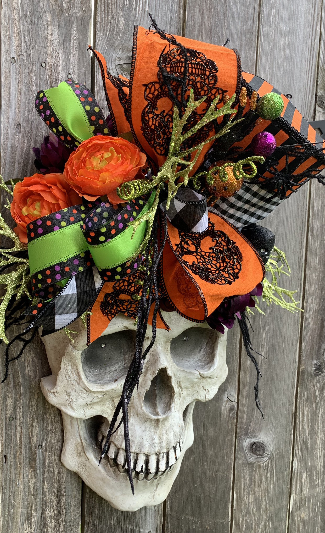 Big Skull Hanger, Skull Wreath, Halloween Wreath, Halloween Wall Hanger