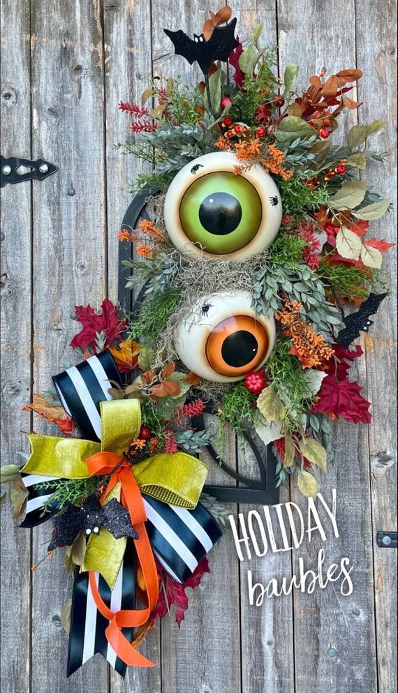 Halloween Wreath, Spooky Wreath, Halloween Eyeball Wreath, Halloween Wall Hanger, Door Hanger, Halloween Door Hanger