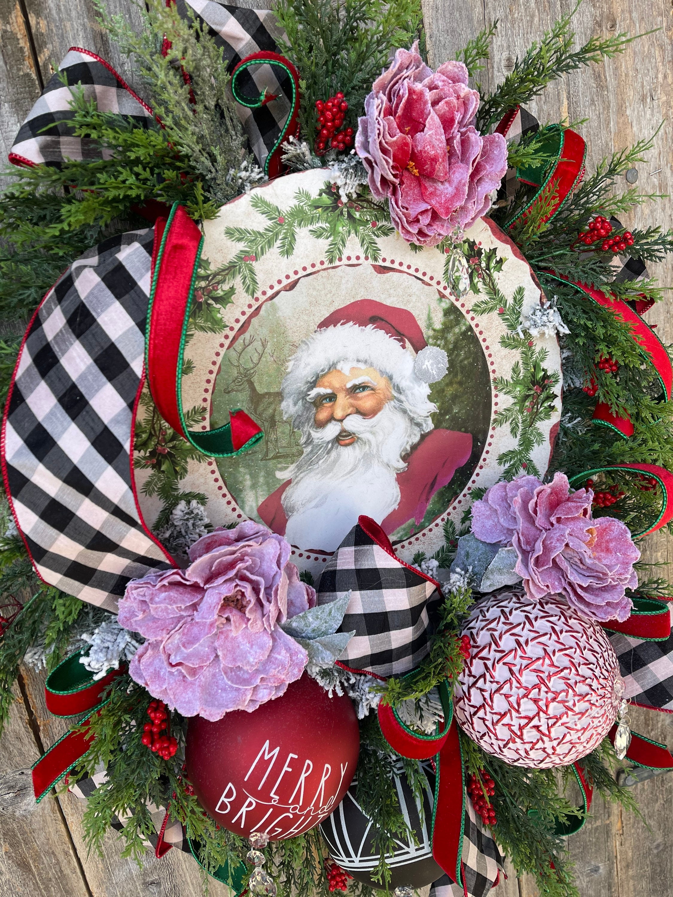 Retro Santa” Clothespin Wreath