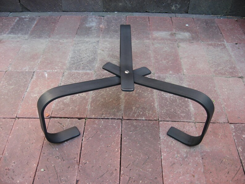 Super 6 Trivet Dutch Oven Cooking On A Wood Fire