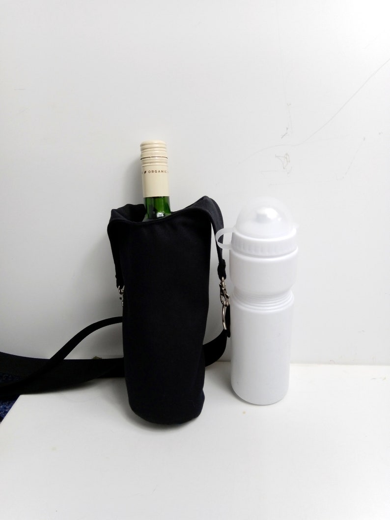 Waterdrager, een tasje om een waterfles of een fles wijn mee te nemen bij het wandelen of een festival afbeelding 8