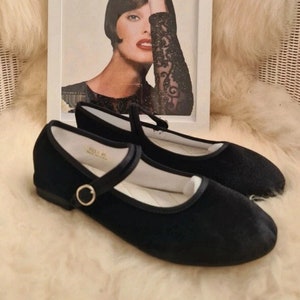 Chinese mary jane velvet shoes discount