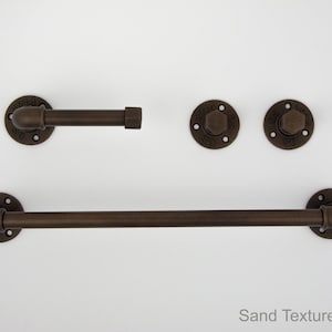 Juego de 4 accesorios de baño rústicos, toallero de tubo, ganchos rústicos para toallas, decoración rústica, juego de baño de tubo
