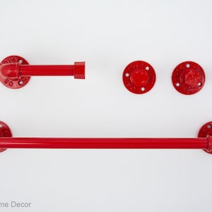 Juego de 4 accesorios de baño industriales: portarrollos de papel higiénico, toallero de tubo y ganchos de tubo, juego de baño rojo brillante.