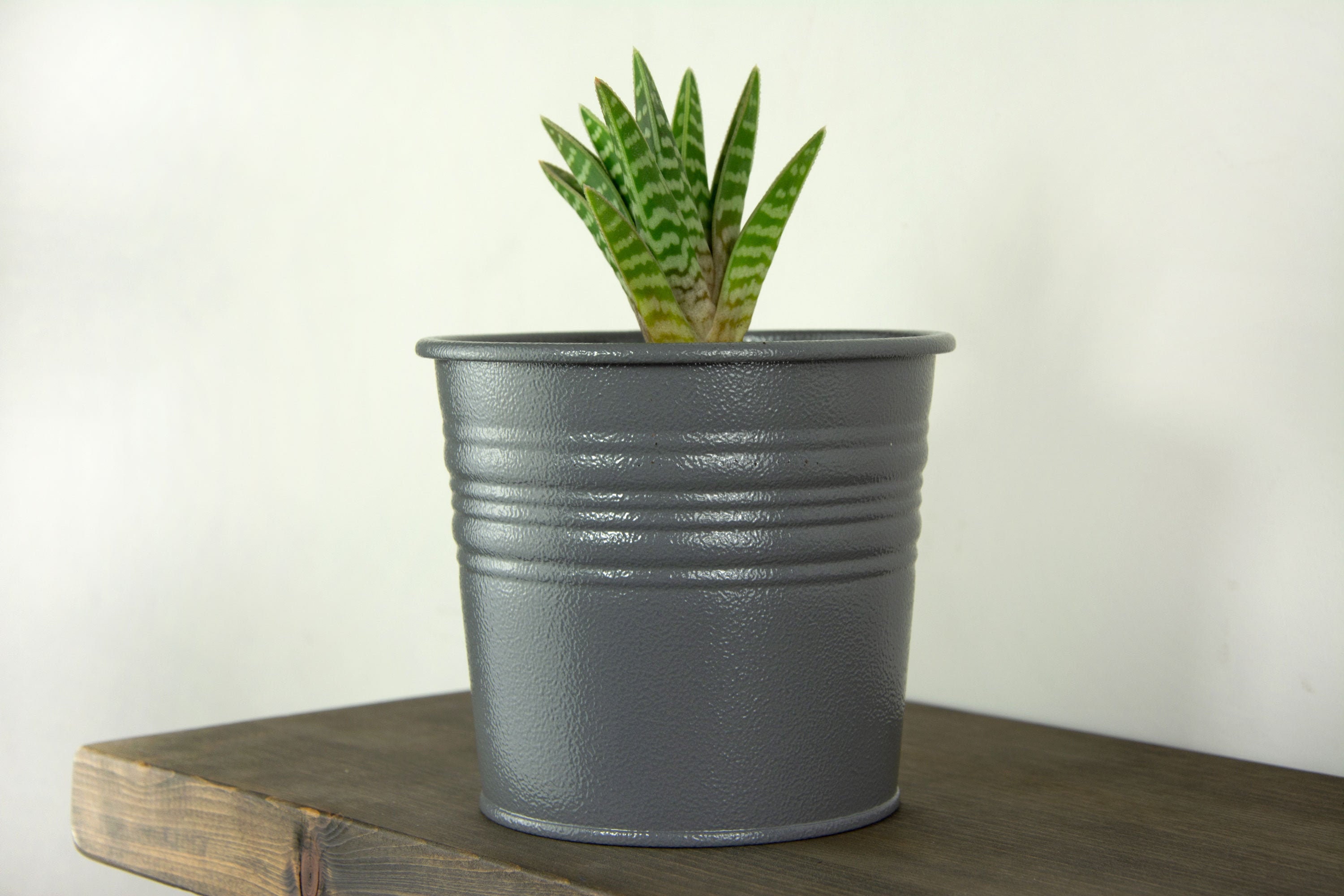 Plant Pot Metal Plant Pot Grey (Textured) Color Plant Holder Home Decor Metal Planter