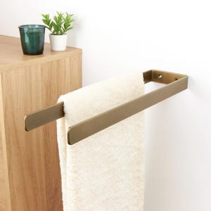 Porte-serviettes double pour salle de bain - Support mural en métal, Solution de rangement moderne pour la salle de bain, Couleur de la photo - Laiton vieilli
