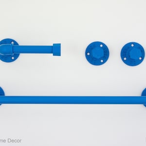 Set di 4 accessori da bagno in stile rustico, portasciugamani a tubo, ganci per asciugamani rustici, arredamento rustico, set da bagno blu opaco