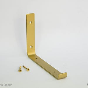 Soportes de acero con recubrimiento en polvo dorado/latón - Diseño en J más reciente - Soportes resistentes - Soportes para estantes - Estanterías abiertas - Tornillos incluidos