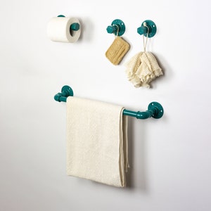 Set di 4 accessori da bagno in stile rustico, portasciugamani a tubo, ganci per asciugamani rustici, arredamento rustico, set da bagno turchese
