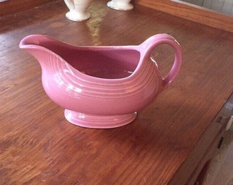 Gravy Boat Homer Laughlin Co. USA Fiesta Ware Ceramic Dusty Rose Footed Server Old Vintage free Shipping