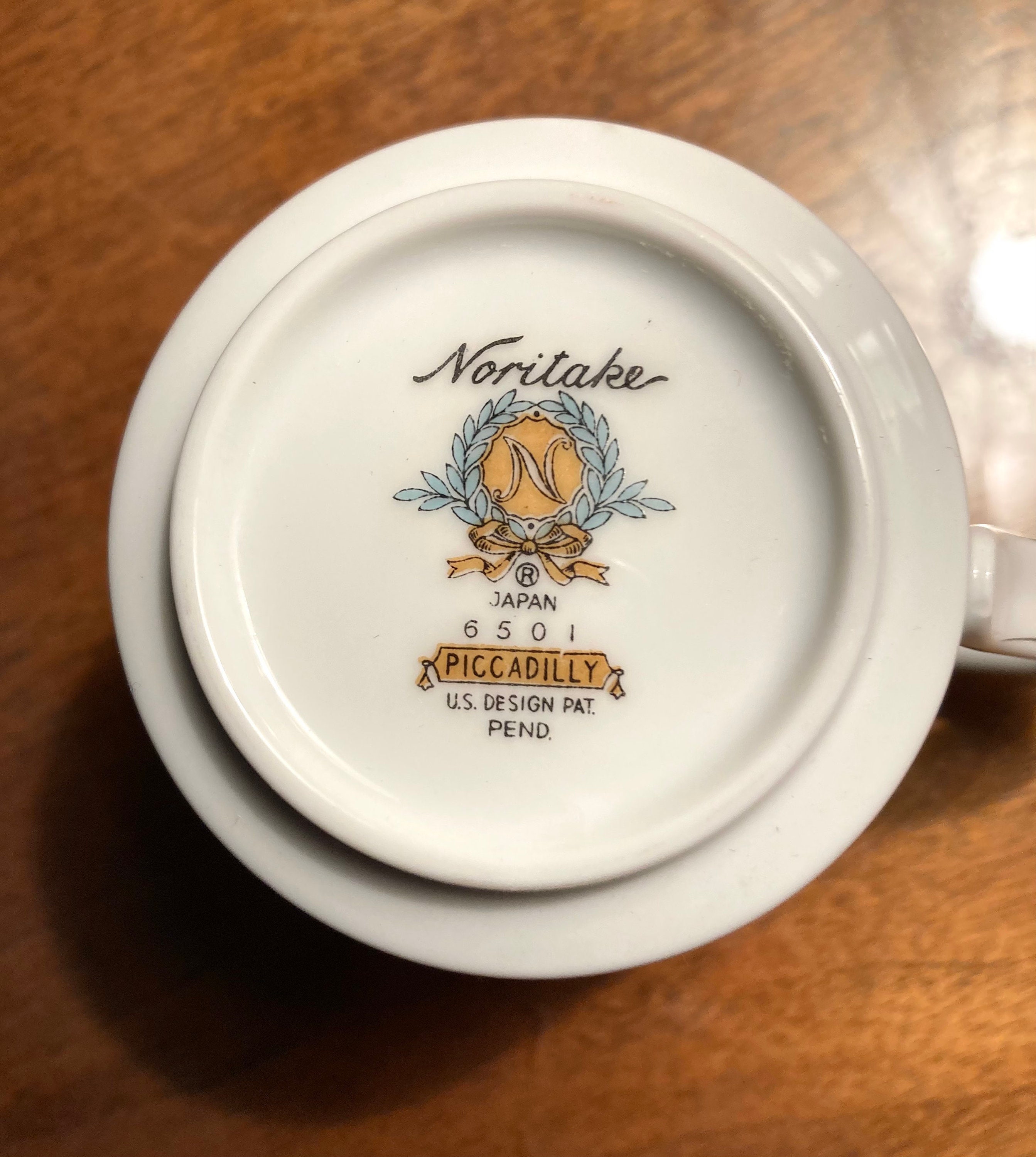 5 Piece Noritake Set #6501 Japan Piccadilly Pattern Scrolls