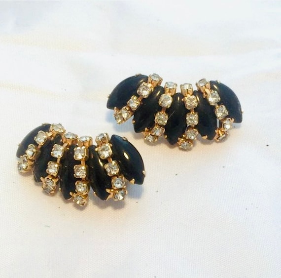 Evening wear store costume jewelry