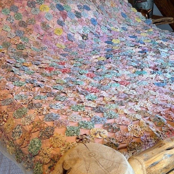 1950s Yo Yo Quilt with Soft Pink background, Entirely hand made, 80x85