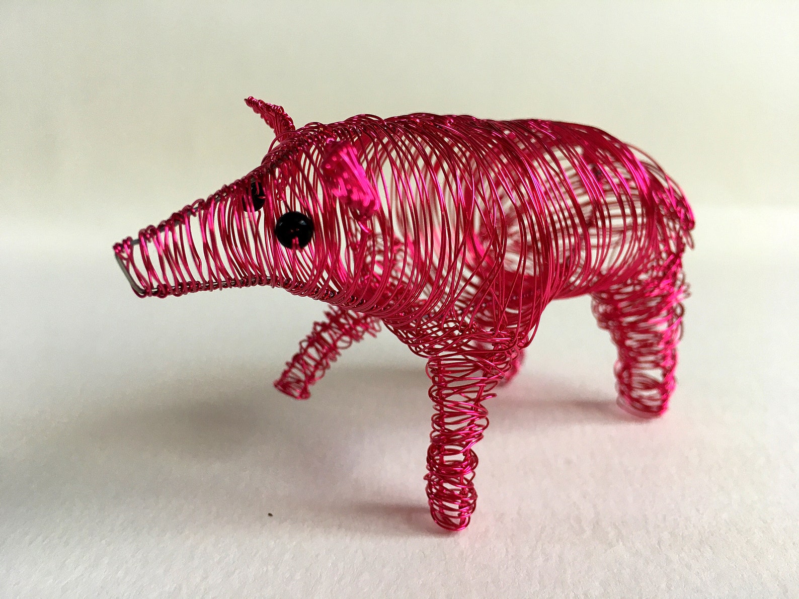 Wire Pig Ornament babe 3D Piglet Sculpture, Farm Animal Home Decor, Unique Livestock Art, Office