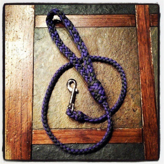 Items similar to Paracord Dog Leashes on Etsy