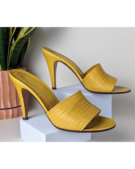 Vintage yellow leather mule Gem