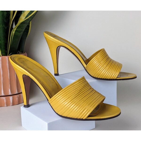 Vintage Yellow Leather mule heels Garolini made in Italy 1970s disco sandals shoes