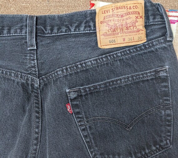 Vintage 90s Levi's 501 black jeans 36×30 buttonfl… - image 4