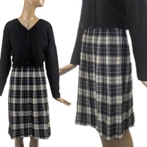 Vintage 1960s wool plaid pleated skirt, metal zipper black tartan Twin Peaks skirt