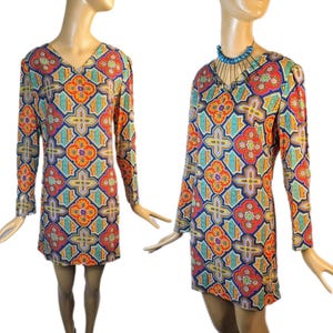 Mini robe psychédélique à manches longues Mod des années 60, robe nuisette à manches bouffantes