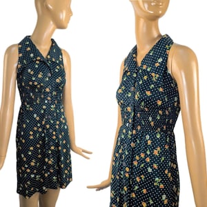 Vintage 1970s emerald green floral print collared minidress, button front 70s knit dress