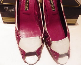 1980s Vintage Miguel Hernandez Leather Heels Pumps Purple White 9N Low Heel