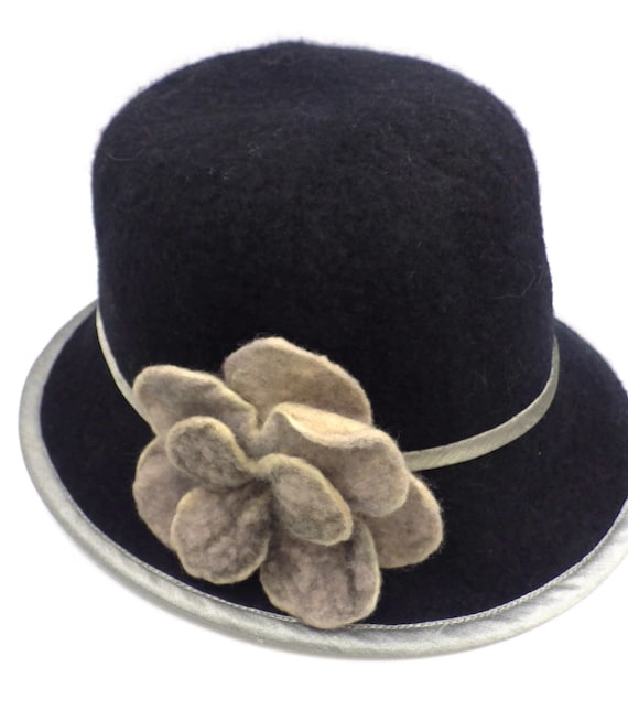 Miss Fitt Hand Felted Hat/ Irene Cloche/Black Wool Felt/ Felted Flower