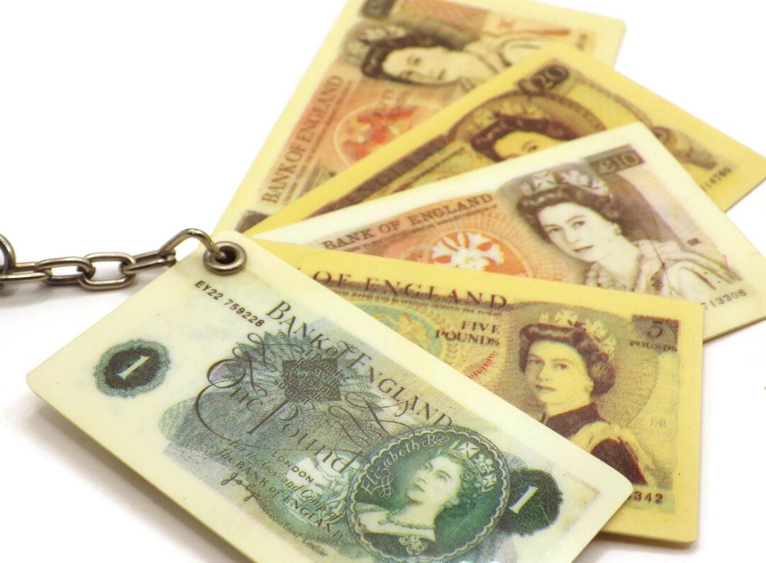 Pound Chain Key Chain/ Bag Charm/ British Pound/ Money/ Queen Elizabeth - Etsy