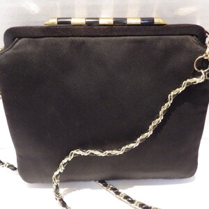 1970 Vintage Mel-Ton hombro hombro noche bolsa de cóctel inusual oro / negro cierre