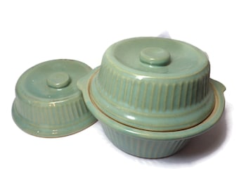 Cazuela Vintage Individual Cubierta/ 2 Tapas/ Marcada USA/ Village Green Color