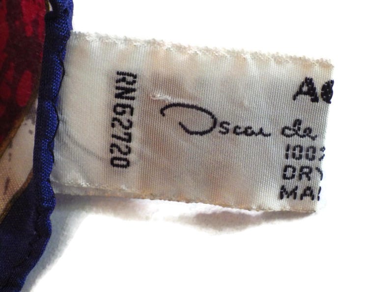 Sciarpa di seta Oscar de la Renta: stampa floreale con oro metallizzato (31" X 31") immagine 7