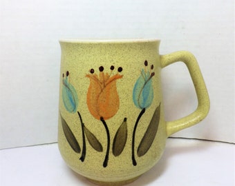 Lovely vintage California Pottery Large MugSpeckled Yellow Hand Painted Tulips Design 24 Ounces