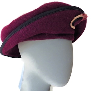 1960s Wool Beret Tam Burgundy Maroon and Black New York Hat & Cap