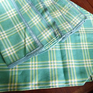 1990s Vintage Table Runner 6 Matching Cloth Napkins Green Yellow White Plaid