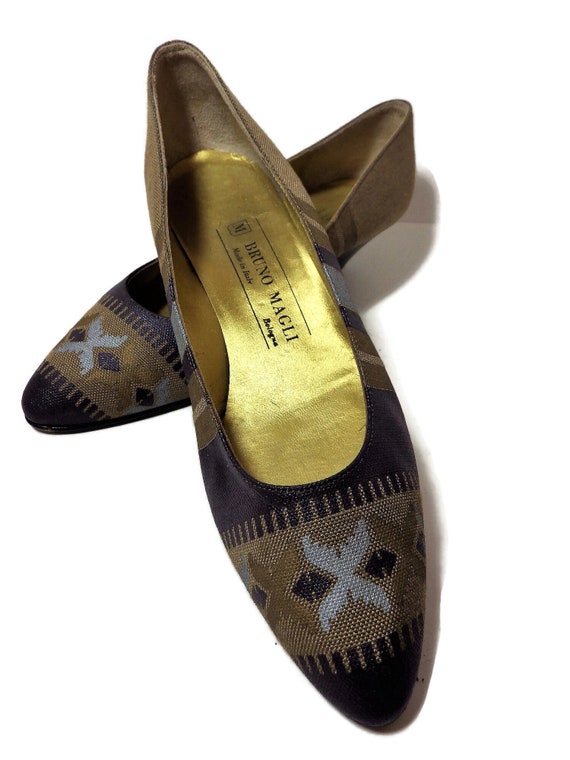 1990s Vintage Bruno Magli Patterned Pumps Low Hee… - image 1