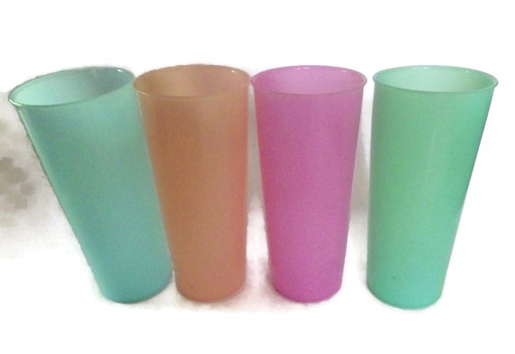 Lot Tupperware Vintage – 4 Gobelets Et Boîtes 2 Tailles Avec Couvercles – Excellent état