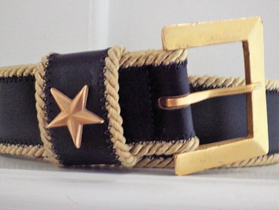 1990s Vintage Joan and David Too Belt/ Calfskin Leather  display picture 3