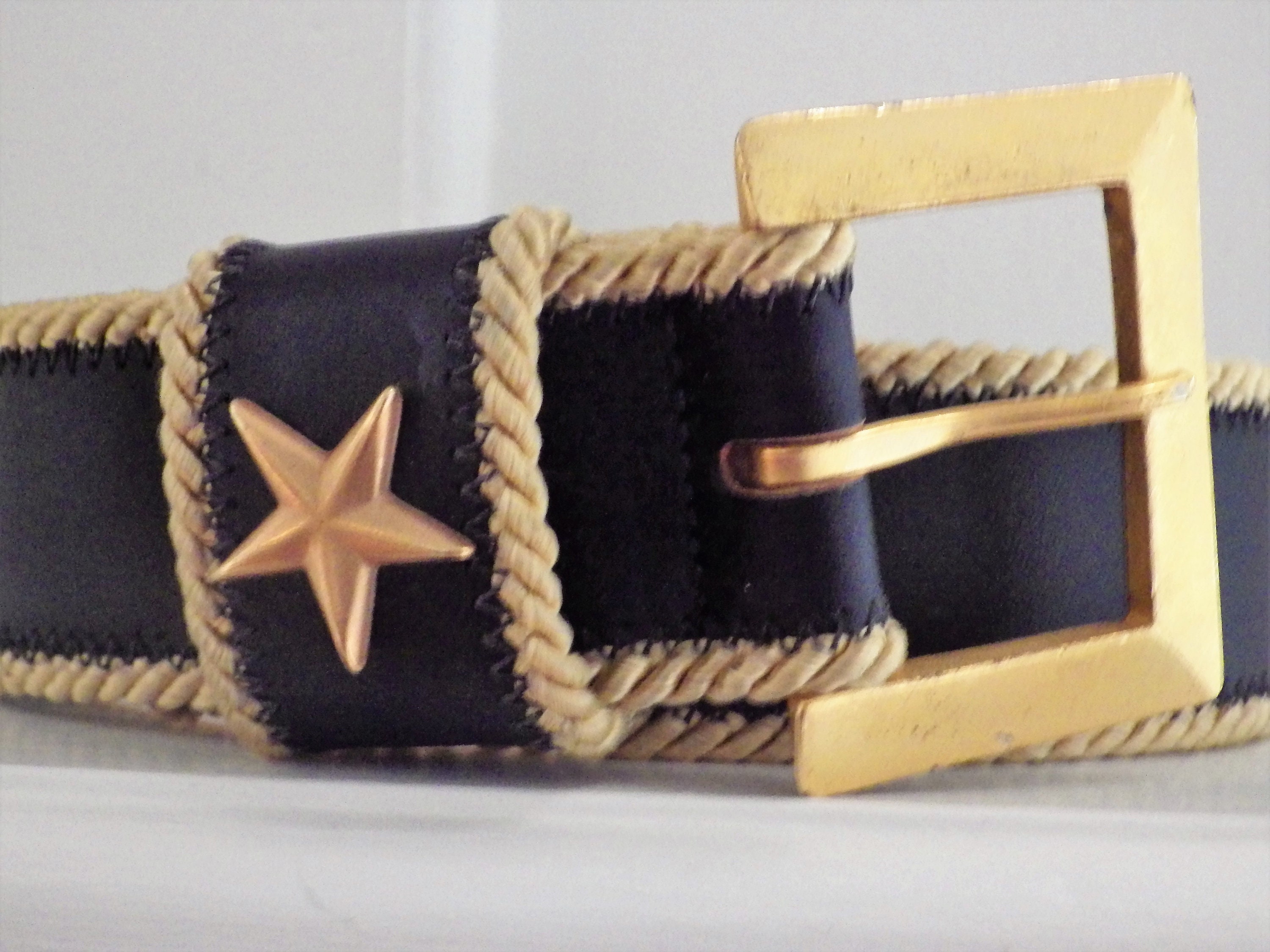 Vintage Joan & David Too Red Calfskin Belt Gold-Tone Fish/Star Accents Nautical Vintage VINTAGE Joan & David Navy Calfskin Leather Belt  main image 4