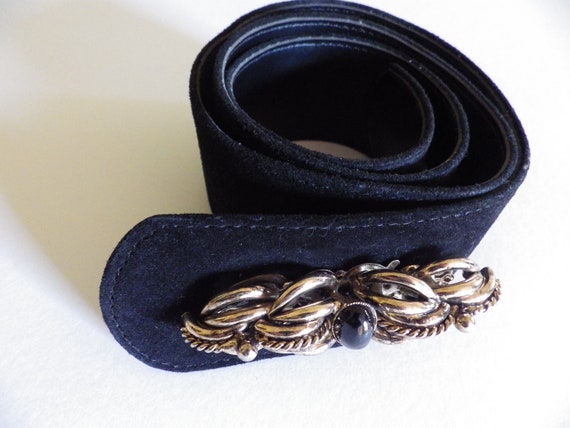 1970s Vintage Black Suede Wide Belt Gold Chain Links Accent  display picture 1