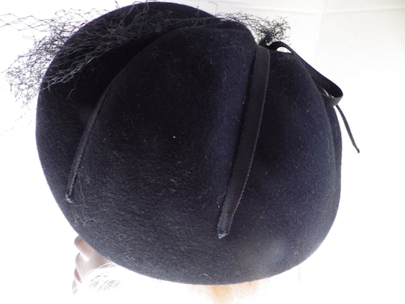 VTG 60\'s Black Doeskin Felt Wool Hat Feathers Rhinestones w/Veil 21.5\
