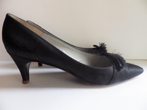 1970s Vintage Shoes Pumps Kitten Heels Charles Jordan… - Gem