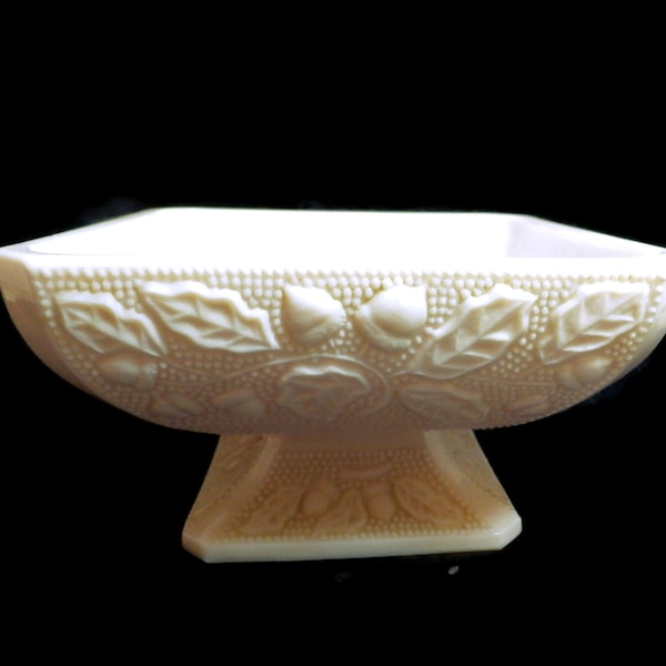 Jeannette/ Shell Pink/ Open Footed Candy Dish/ Bowl/ Acorn/ Oak Leaf