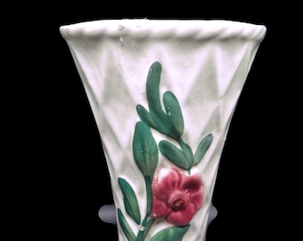 Vintage Wall Pocket/ Vase/Art Deco/Raised Trellis Design/ Pink Flower/ Green Leaves