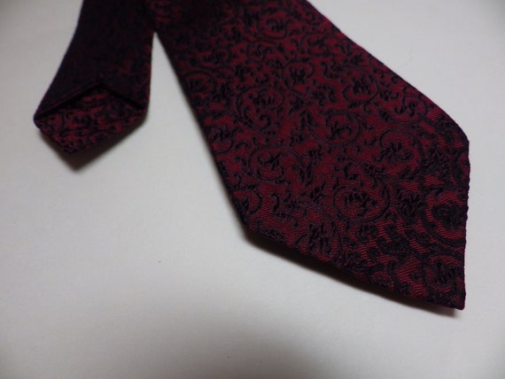 1970s Vintage Tie Necktie Skinny Red and Black Si… - image 5