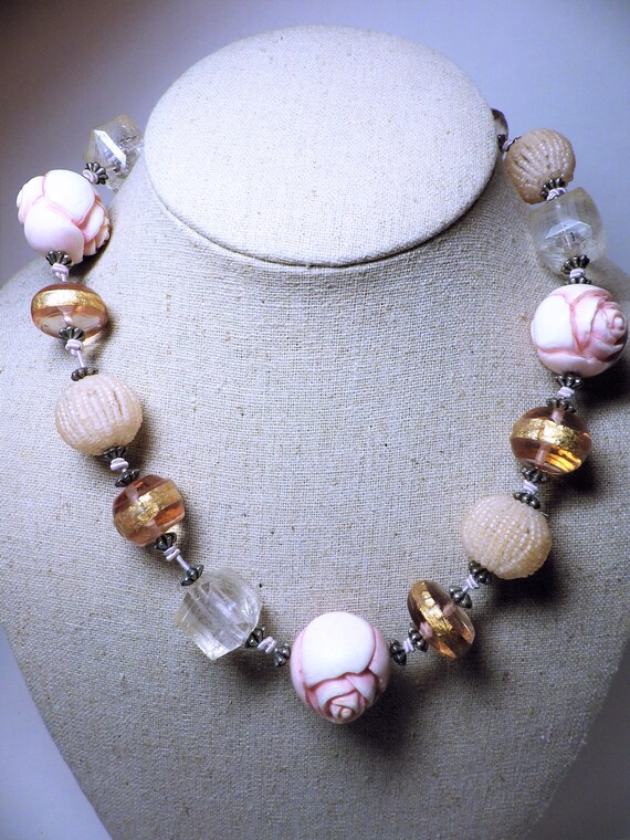 1990s Vintage Laila Rowe Chunky Necklace Pink Roses Clear