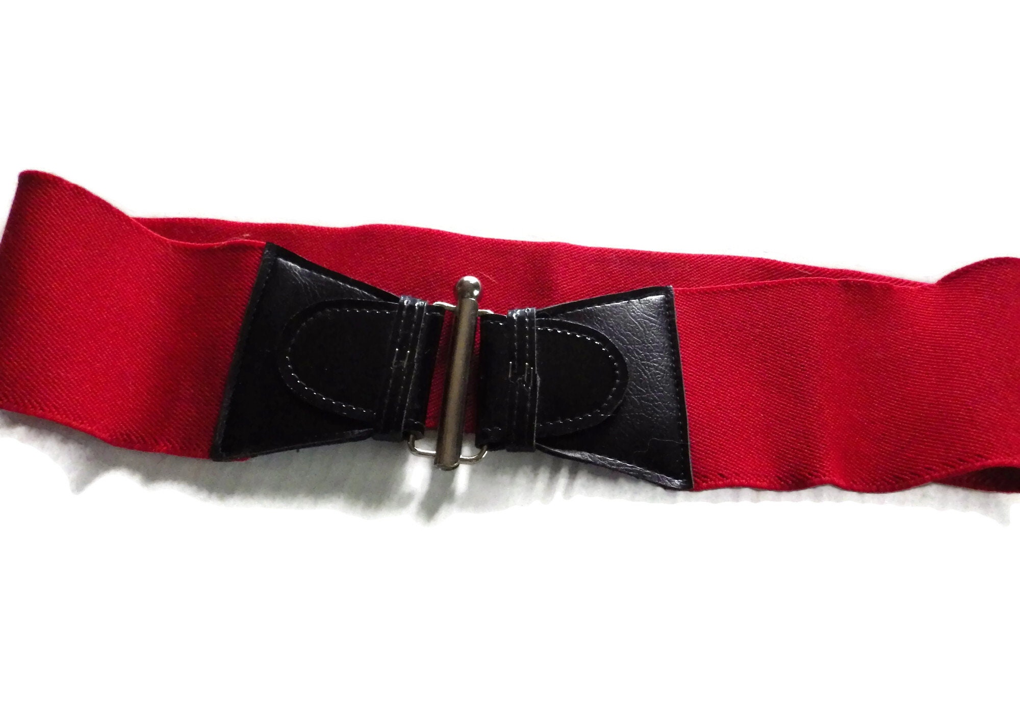 Avignon Red Leather With Dark-Tone Metal Hook Buckle Belt Size ML Vintage 1990 main image 2