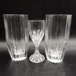 Mikasa PARK LANE/ 2 Highball Tumblers/ 1 Cordial Glass/ Clear /Vertical Cuts