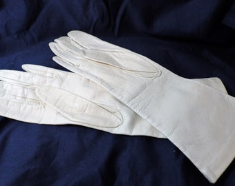 Vintage 1960s/ White Kid Leather Gloves/ 3/4 Length/ SIlk Lined/ Size 7/ Original Packaging