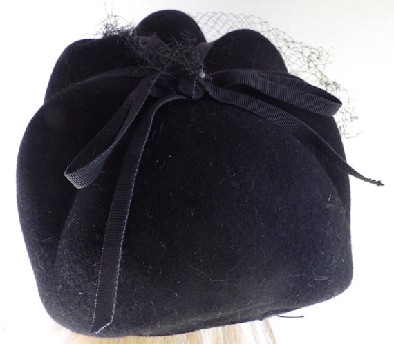 1960s Hat Vintage Black Doeskin Felt Hat Unusual Shape Veil 